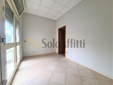 Foto Locale commerciale a Catanzaro Catanzaro Lido di 22 m² con 1 locali