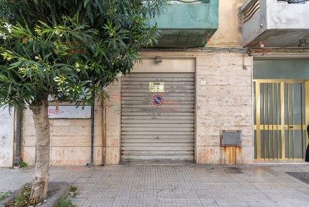 Foto Locale commerciale a Siracusa Gelone - Cadorna di 88 m² con 3 locali