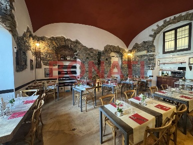 Foto Attività commerciale in Piazza Domenico Chiodo 6, La Spezia di 100 m²