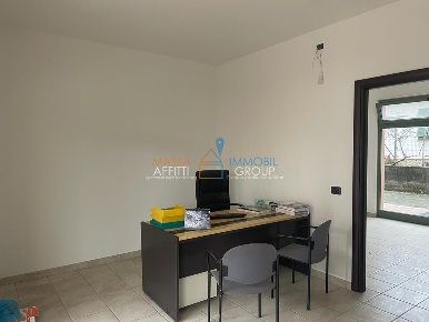 Foto Ufficio in Via Aurelia Ovest 93, Massa Castagnola di 40 m² in vendita