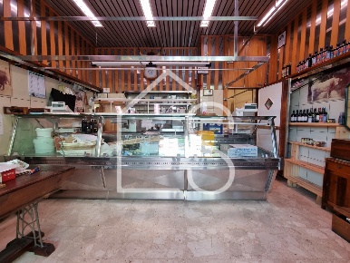 Foto Locale commerciale a Casalecchio di Reno Centro, Garibaldi di 35 m²