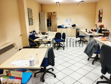 Foto Locale commerciale in Viale Nicola Fabrizi, Modena Viali di 80 m²