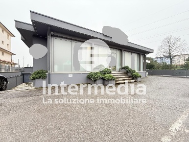 Foto Ufficio in Via Padana Superiore 10, Mazzano Molinetto di 420 m²