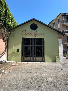 Foto Locale commerciale a Reggio nell'Emilia Ospedale - Villaggio Manenti