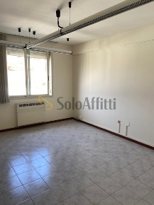 Foto Ufficio in Via Begarelli, Modena Crocetta di 90 m² con 3 locali
