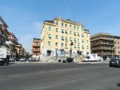 Foto Locale commerciale in Via Portuense 544, Roma di 48 m² con 1 locali