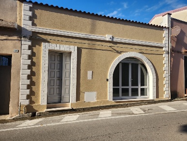 Foto Locale commerciale a Nuraminis di 52 m² con 1 locali in affitto
