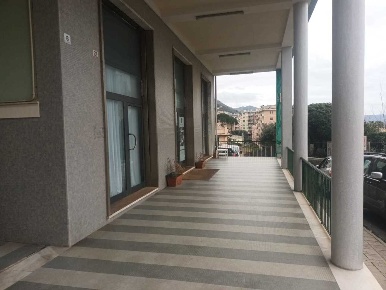 Foto Locale commerciale in Via Nicola Fabrizi 20, Genova Quarto di 100 m²