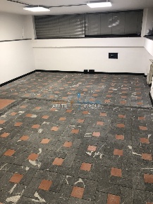 Foto Locale commerciale in Via Werther Muttini 24C, Carrara di 130 m²