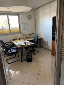 Foto Ufficio a Pescara Tirino di 78 m² con 3 locali in affitto