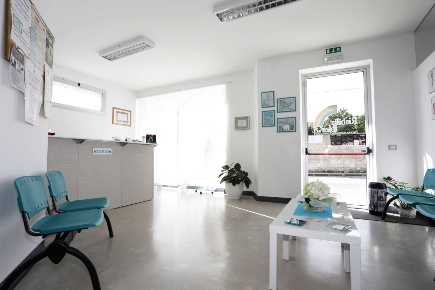 Foto Ufficio in Via Umberto 396a, Canicattini Bagni di 226 m² con 10 locali