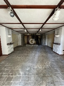 Foto Locale commerciale in Via Nicola Vaccaro, Potenza Centro di 109 m²