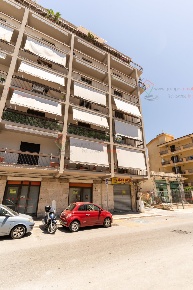 Foto Locale commerciale a Siracusa Tica - Zecchino di 33 m² con 33 locali