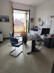 Foto Ufficio a Foiano della Chiana di 89 m² con 4 locali in affitto