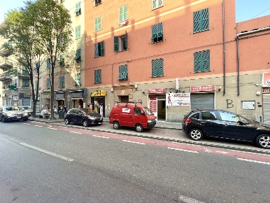 Foto Locale commerciale in Via Teresio Mario Canepari 32r, Genova Certosa
