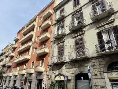 Foto Locale commerciale in via principe amedeo  233, Bari Murat di 18 m²