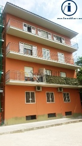 Foto Ufficio a Caserta di 200 m² con 4 locali in affitto