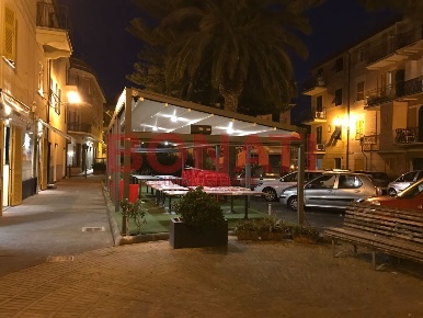 Foto Attività commerciale a Sestri Levante Centro di 180 m² con 6 locali