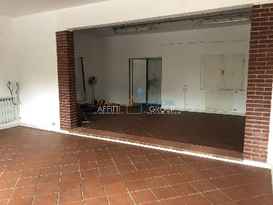 Foto Locale commerciale in Via San Leonardo 276, Massa di 120 m² in vendita