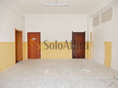 Foto Locale commerciale a Catanzaro Stadio - Pontepiccolo di 80 m²