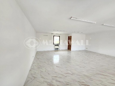 Foto Ufficio in Via Cervel 1, Cordenons Centro di 60 m² con 2 locali