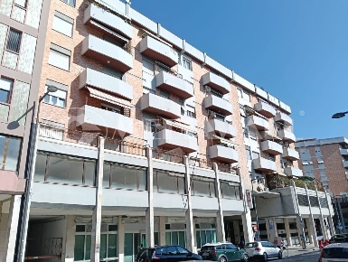 Foto Ufficio a Pordenone Centro Storico di 260 m² con 9 locali in vendita