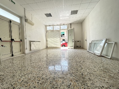 Foto Locale commerciale a Pescara di 60 m² in affitto