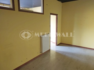 Foto Locale commerciale a San Quirino Centro di 100 m² con 2 locali