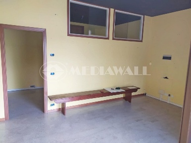 Foto Locale commerciale a San Quirino Centro di 100 m² con 2 locali