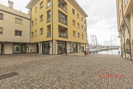 Foto Locale commerciale in Via Luigi Cibrario 55a, Genova Sestri Ponente