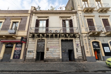 Foto Locale commerciale in VIA FRANCESCO CRISPI 212, Catania di 70 m²
