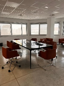 Foto Ufficio a Cepagatti Stadio - Lungomare Colombo di 760 m² con 15 locali