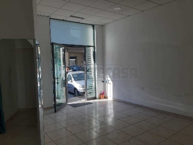Foto Attività commerciale in Via Sebastiano OLIVIERI, Siracusa di 51 m²