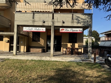 Foto Attività commerciale in Via De Gasperi 9/4, Cavenago d'Adda Centro