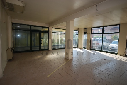 Foto Ufficio in Via Re Rotari 20, Brescia Violino di 151 m² con 5 locali