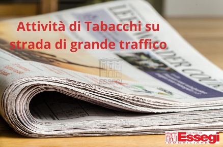Foto Attività commerciale in Viale G. Puccini 527, Lucca Sant'Anna di 65 m²