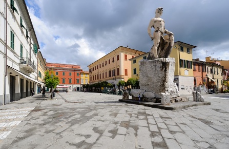 Foto Ufficio a Sarzana Centro di 96 m² con 4 locali in vendita