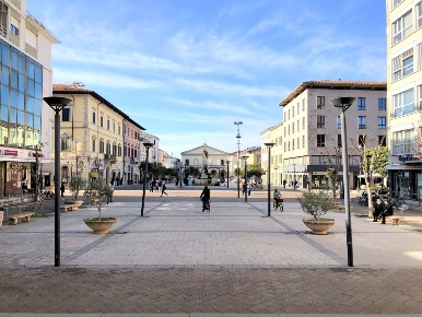 Foto Ufficio in Viale Fratelli Rosselli, Cecina Cecina Centro di 170 m²