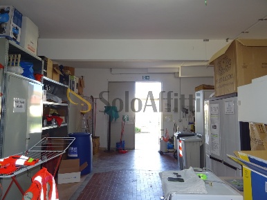 Foto Magazzino a Ostra Pianello di 110 m² con 2 locali in affitto