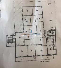 Foto Ufficio in Via Democrazia 3, Massa Centro di 500 m² con 15 locali