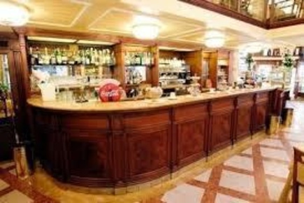 Foto Attività commerciale in Piazza dei Servi, Lucca di 60 m² con 2 locali