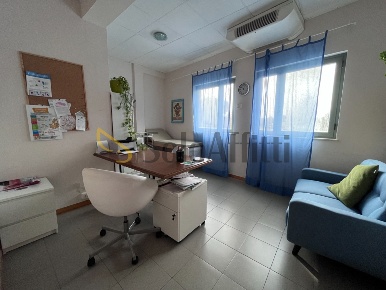 Foto Ufficio in strada di pescaia, Siena San Prospero di 55 m² con 3 locali