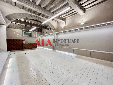Foto Locale commerciale in Corso G. Matteotti 25, Pontedera Centro di 55 m²