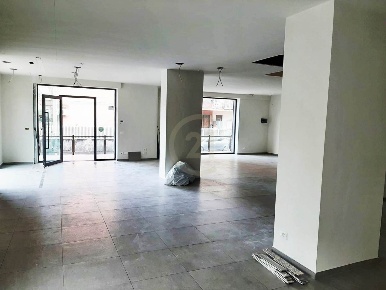 Foto Locale commerciale a Mascalucia Centro di 200 m² in affitto