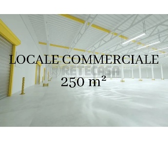 Foto Locale commerciale in Viale Riviera Berica 600, Vicenza di 250 m²