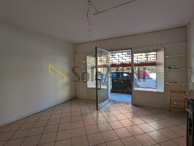 Foto Locale commerciale a Modena di 40 m² con 1 locali in affitto