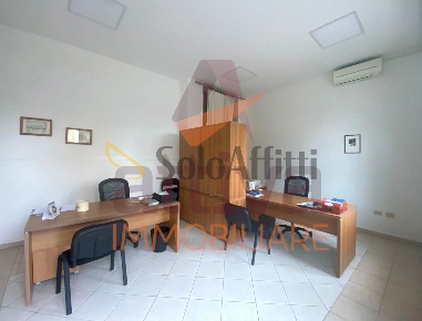 Foto Ufficio a Castelfidardo Centro di 35 m² con 2 locali in affitto