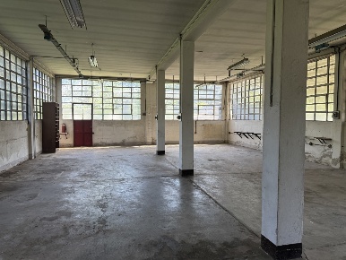 Foto Magazzino a Arona di 155 m² in affitto