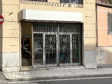 Foto Locale commerciale a Sanremo San Siro - Casinò di 157 m² in vendita