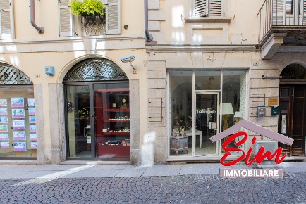 Foto Locale commerciale in Via Giuseppe Prina snc, Novara Centro Storico